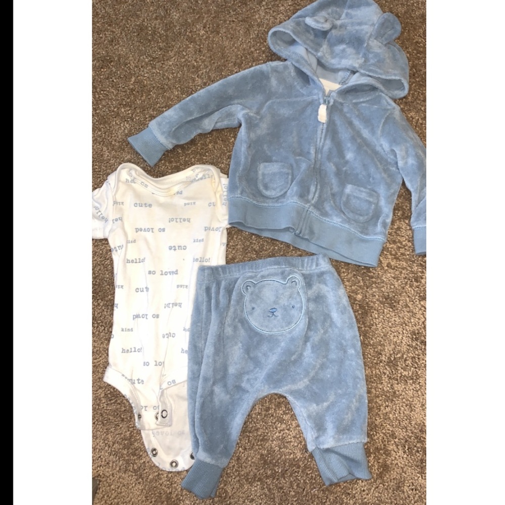 3 piece baby blue Carter’s outfit .